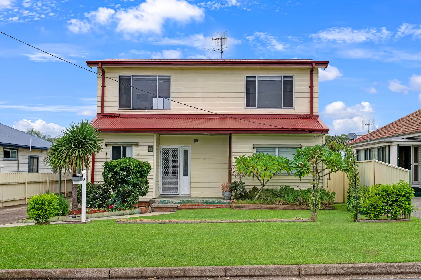 Main view of Homely house listing, 10 York Crescent, Belmont North NSW 2280