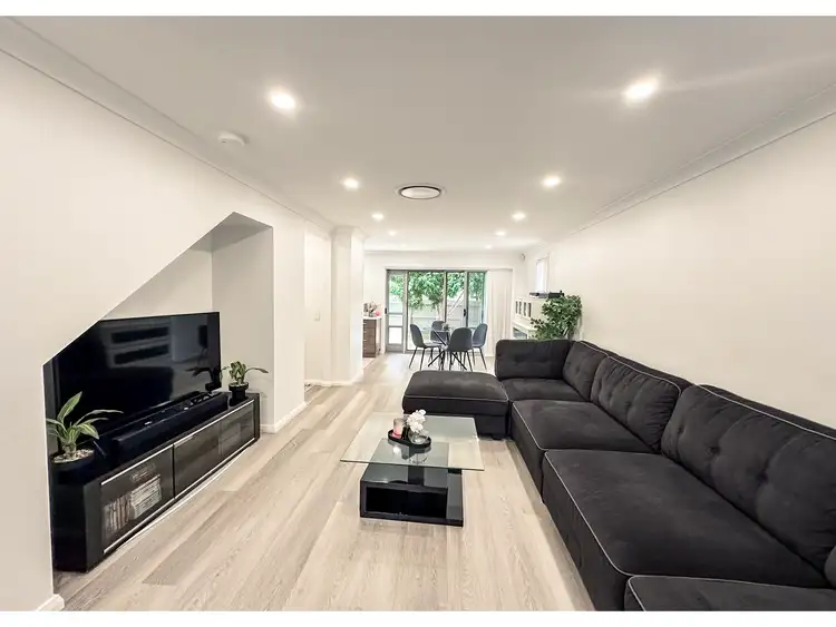 21 ATLANTIC BOULEVARD, Glenfield NSW 2167