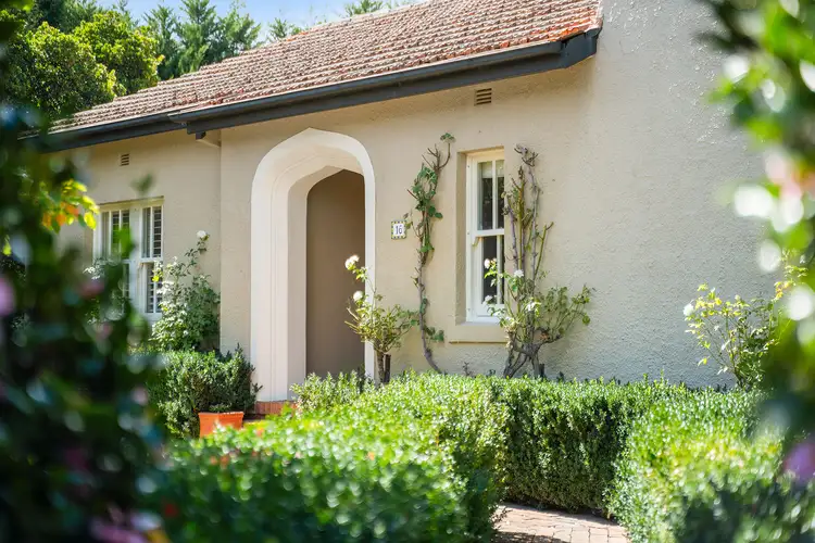 16 Gooreen Street, Reid ACT 2612