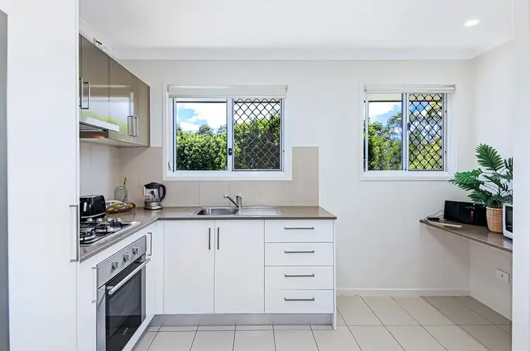 Fourth view of Homely house listing, 2/92 Carnarvon Drive, Beerwah QLD 4519