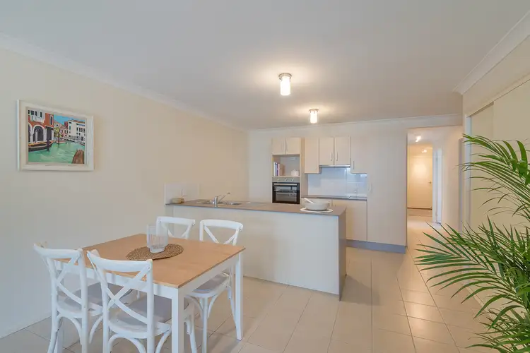 2/14 Opal Lane