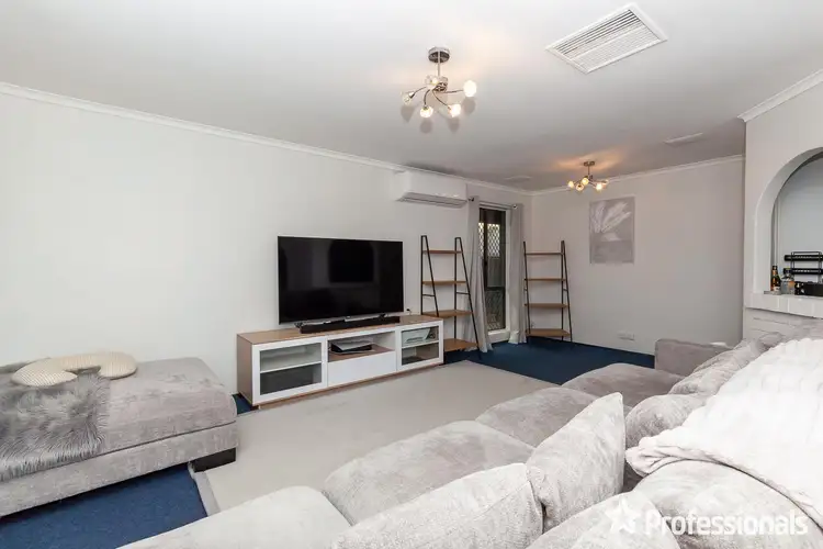 42 Willowmead Way, Kelmscott WA 6111