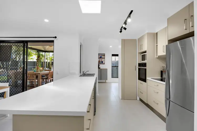 Sixth view of Homely house listing, 84 Alexander Drive, Highland Park QLD 4211