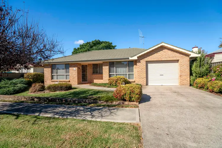 2a Moulder Street, Orange NSW 2800