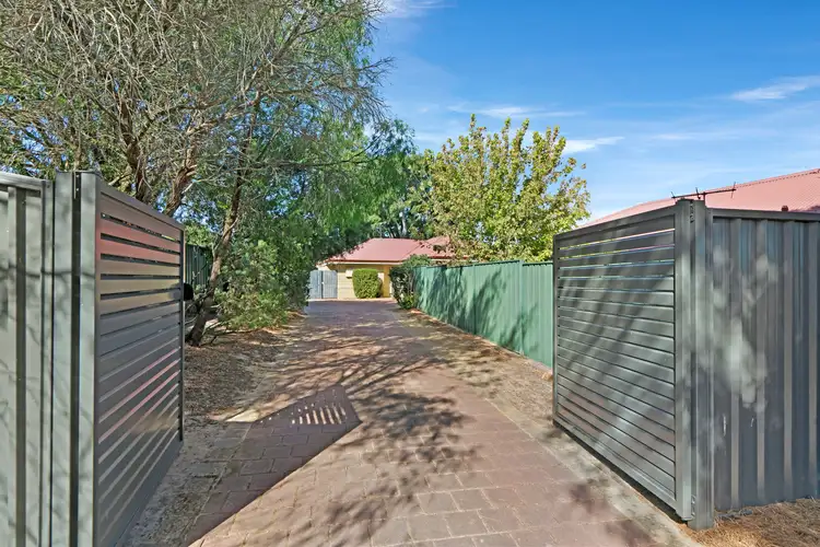 Second view of Homely house listing, 2/109 Hadfield Avenue, Broadwater WA 6280
