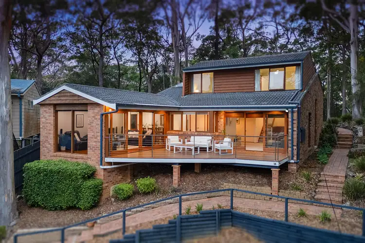10 Leonie Parade, Green Point NSW 2251