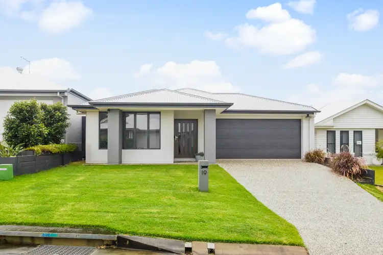 19 Emerald Place, Kallangur QLD 4503