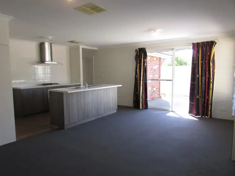 1/4 Tenterden Way, Gosnells WA 6110