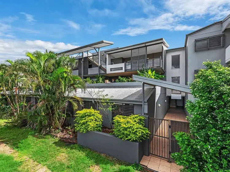 2/654 Kingsford Smith Drive, Hamilton QLD 4007