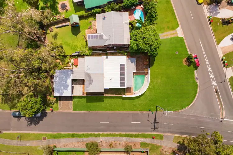 6 Tarni Street, Coombabah QLD 4216