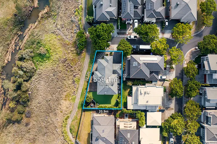 Second view of Homely house listing, 10 Creekview Place, Caroline Springs VIC 3023