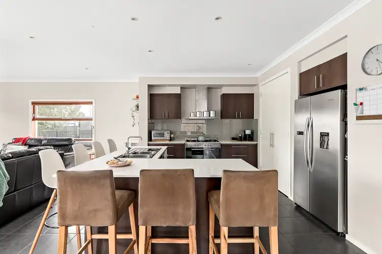Fifth view of Homely house listing, 10 Creekview Place, Caroline Springs VIC 3023