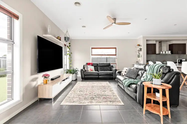 Sixth view of Homely house listing, 10 Creekview Place, Caroline Springs VIC 3023