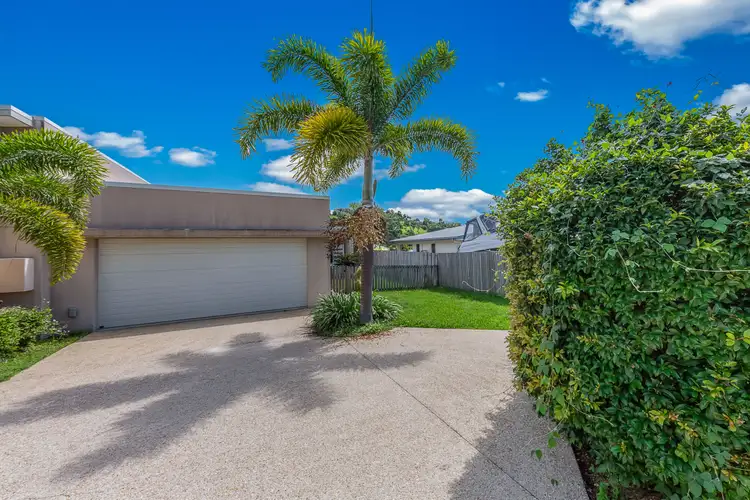 2/61 Endeavour Circuit, Cannonvale QLD 4802