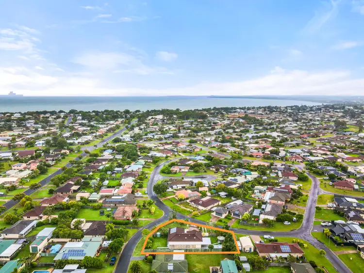 Second view of Homely house listing, 4 Chanak Close, Point Vernon QLD 4655