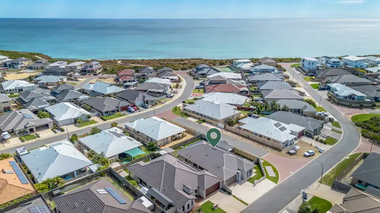 17 Jennerae Bend, Halls Head WA 6210
