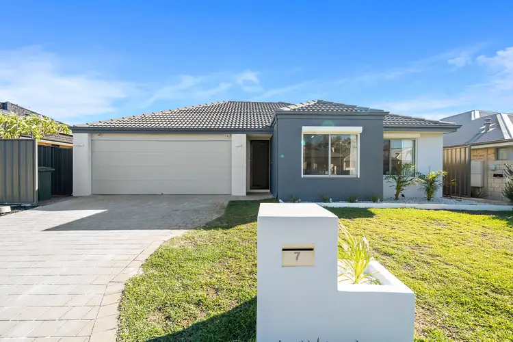 7 Clarendon Circuit, Lakelands WA 6180