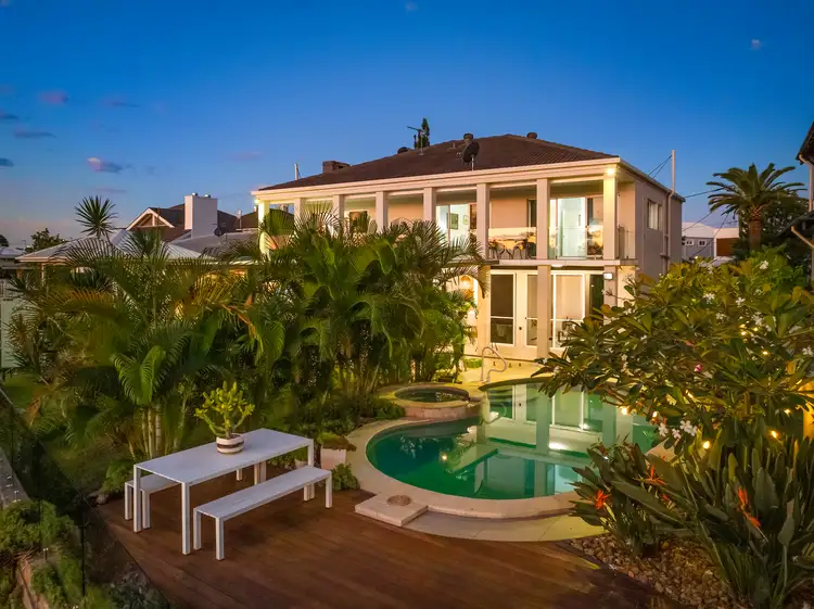7 La Scala Court, Isle of Capri QLD 4217