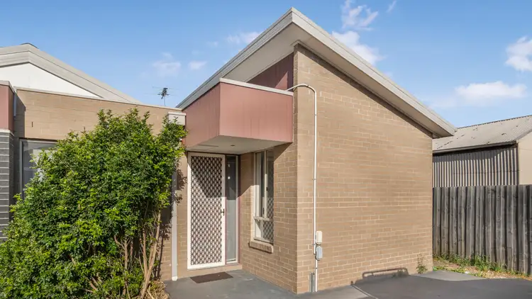 Main view of Homely house listing, 2/52 Meredith Street, Broadmeadows VIC 3047