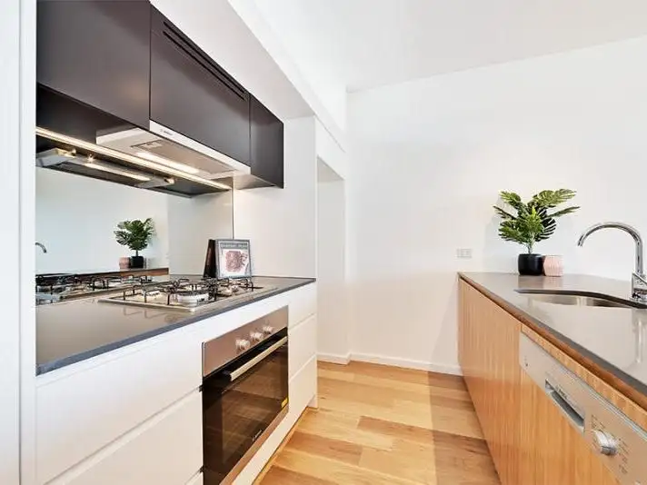 150-156 Doncaster Avenue
