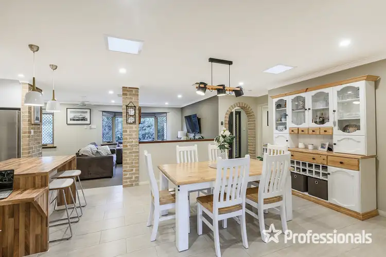 17 Willesden Ave, Kingsley WA 6026