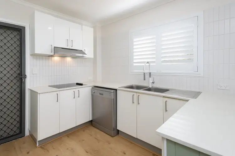 Sixth view of Homely house listing, 4/13 Bruce Avenue, Paradise Point QLD 4216