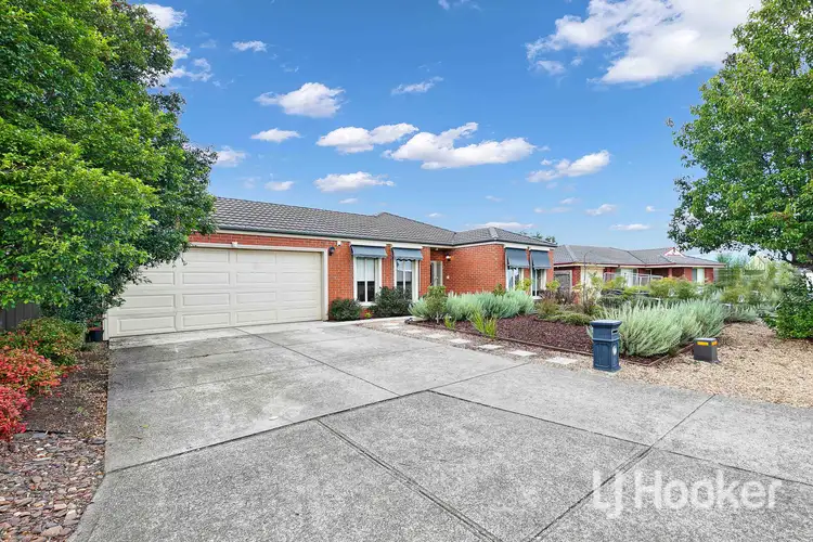 22 Staton Crescent, Melton West VIC 3337