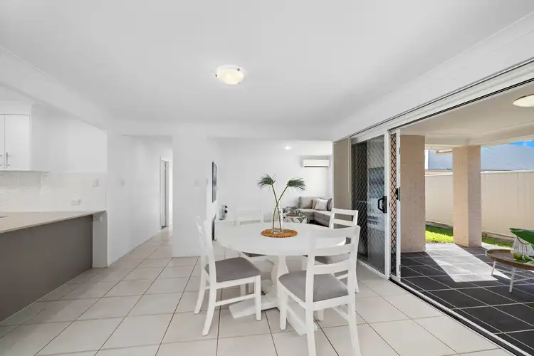3 Noah Court, Redland Bay QLD 4165