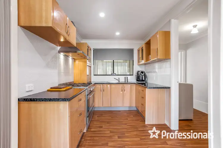 Fifth view of Homely house listing, 2 Robin Court, Armadale WA 6112