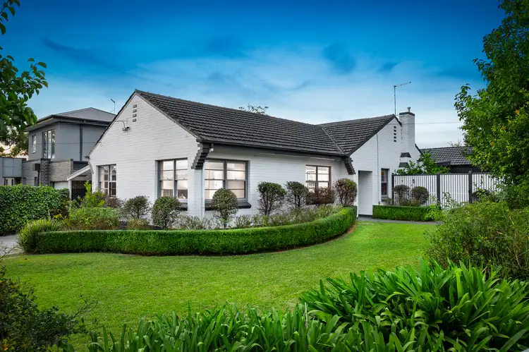 62 Strathallan Road, Macleod VIC 3085