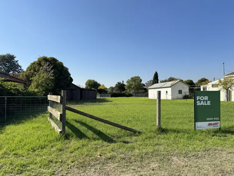 11 Second Ave, Henty NSW 2658