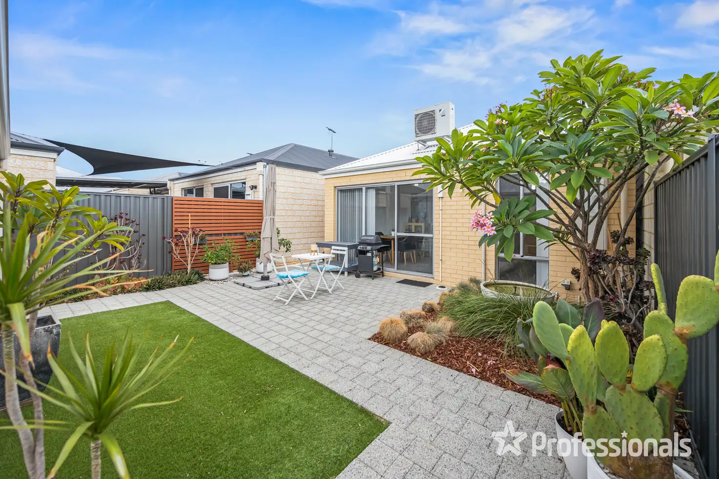 Main view of Homely house listing, 10 Luxhay Parkway, Aveley WA 6069