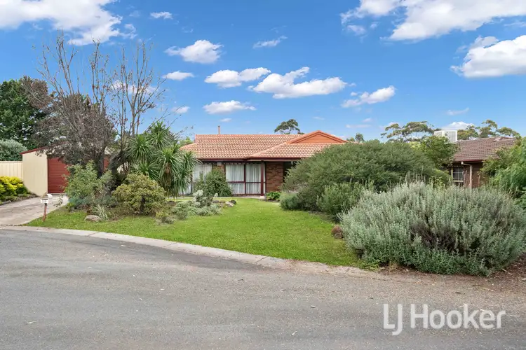 10 Catalina Place, Melton West VIC 3337