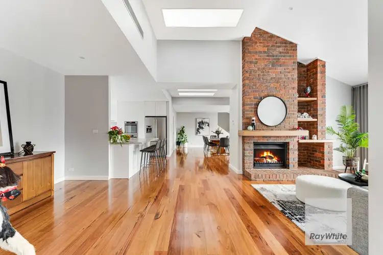 Fifth view of Homely house listing, 8 Irving Close, Greenvale VIC 3059