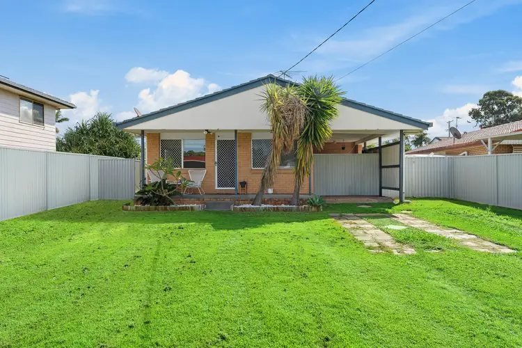 8 Tina Street, Redland Bay QLD 4165