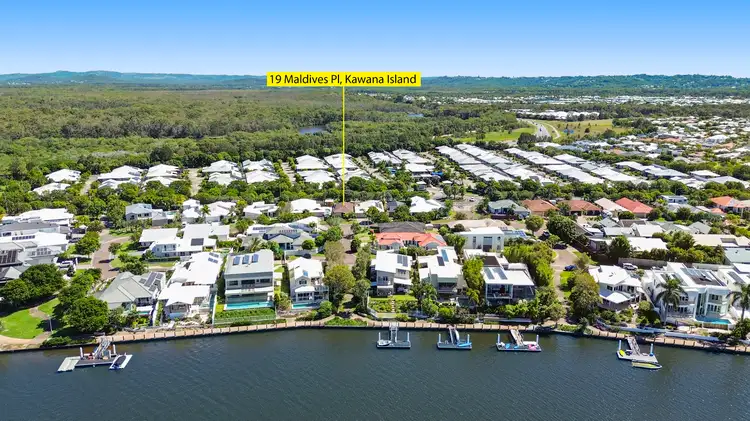 19 Maldives Place, Kawana Island QLD 4575