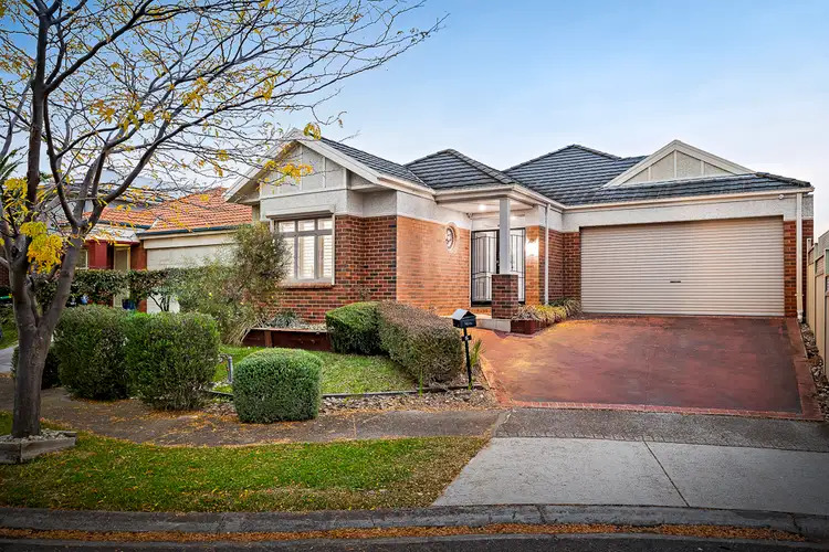 5 Lightwood Green, Caroline Springs VIC 3023