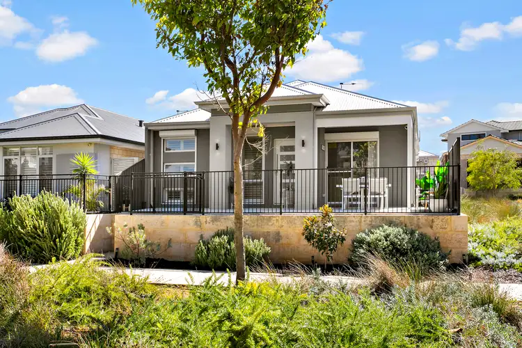 1 Carinthia Lane, Coogee WA 6166