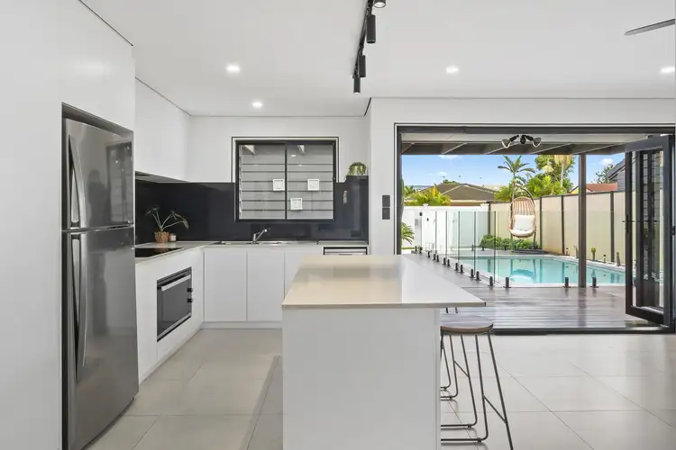 Fourth view of Homely semi-detached listing, 1/11 Maiala Close, Paradise Point QLD 4216