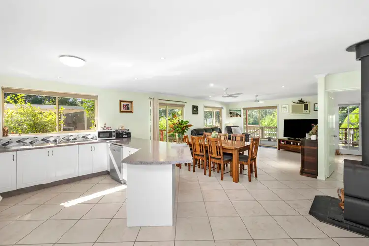 12 Karoola Crescent, Surfside NSW 2536