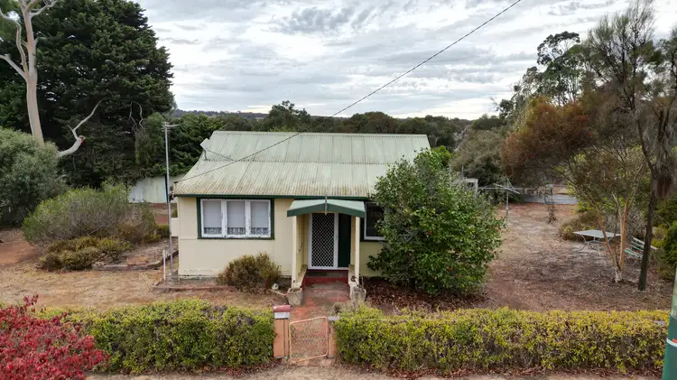13 Hallam Road, Kojonup WA 6395