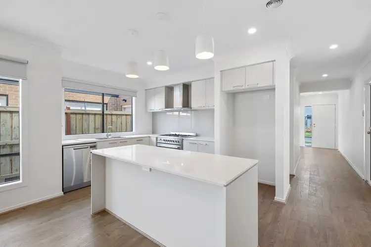 Second view of Homely house listing, 6 Thredbo Crescent, Clyde VIC 3978