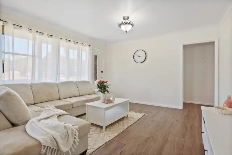 Fifth view of Homely house listing, 7 Kimbarra Crescent, Koonawarra NSW 2530