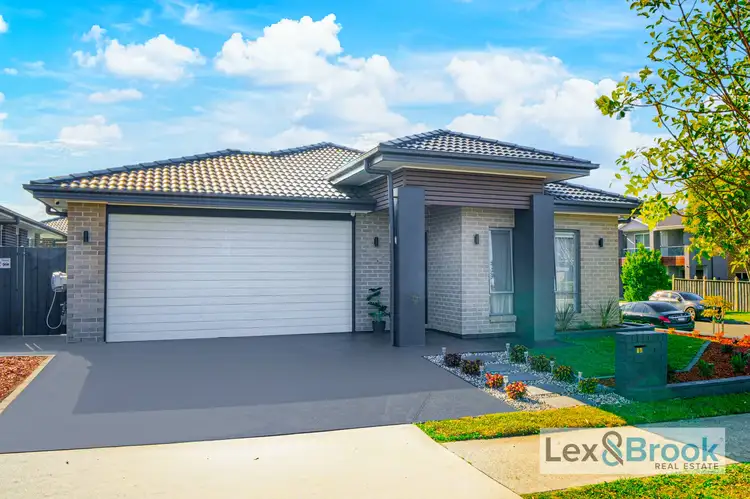 16 Morris St, Oran Park NSW 2570