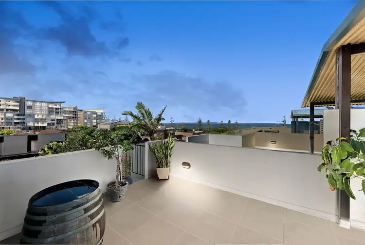 17/82-86 Mein Street, Scarborough QLD 4020