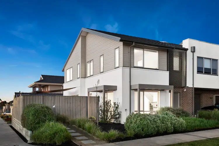 19 Reflection Drive, Wantirna South VIC 3152