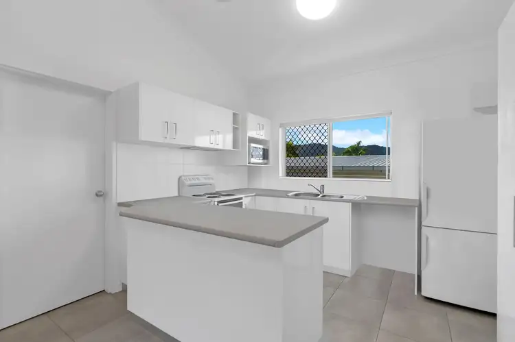 8/77-81 Pease Street, Manoora QLD 4870