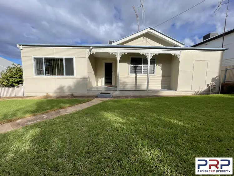 8 William Street, Parkes NSW 2870