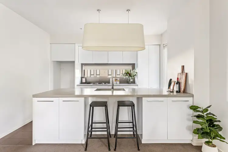 2 Central Park Walk, Cheltenham VIC 3192