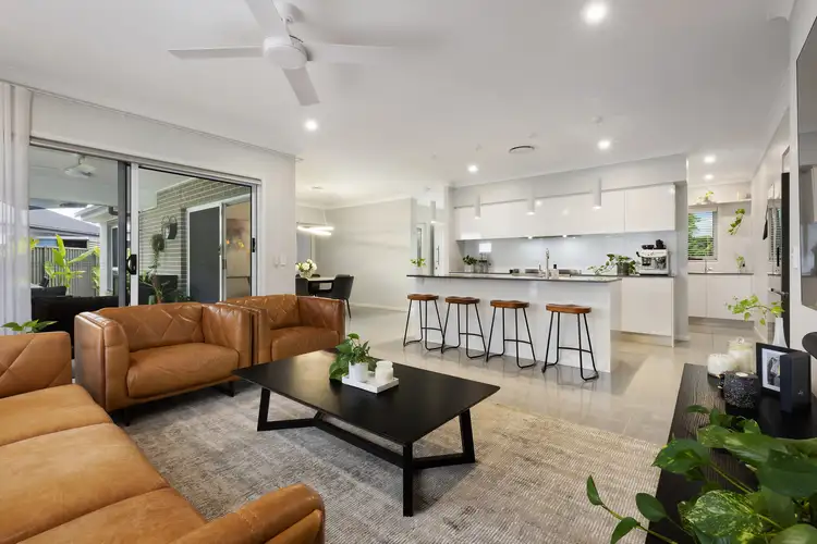 7 Green Court